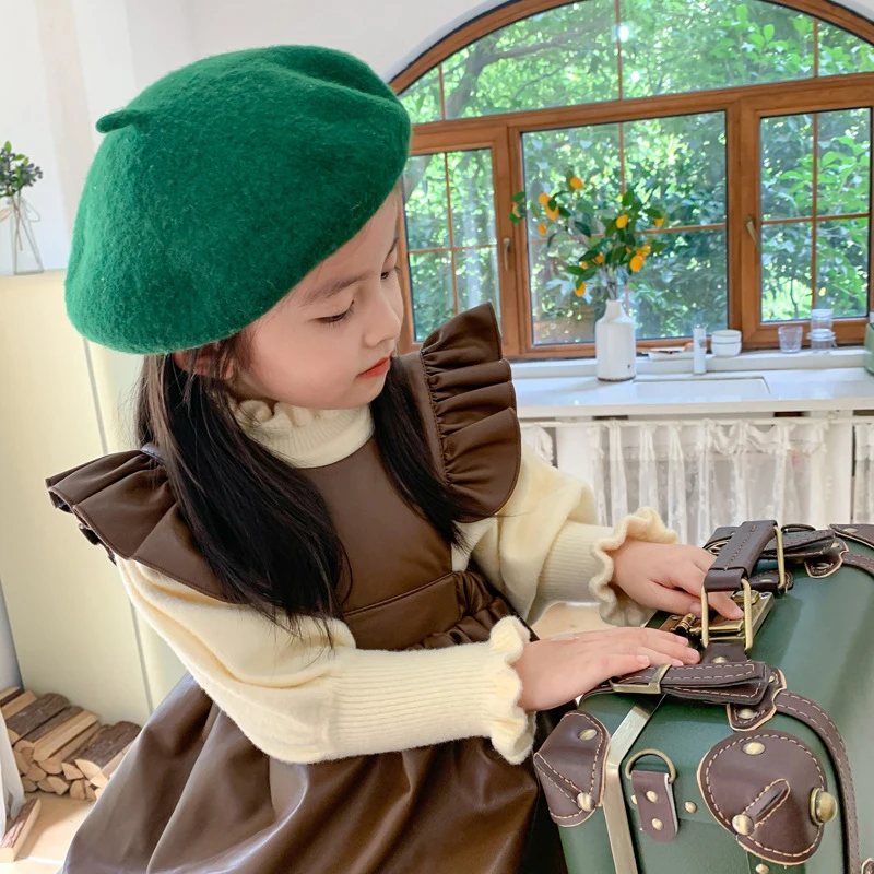 Платье для девочки из искусственной кожи зимнее Пышное на лямках с