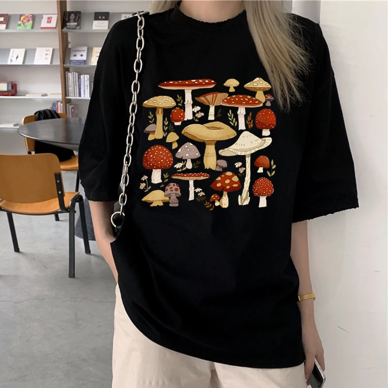 Футболка с круглым вырезом и принтом в виде цветных грибов котят | Женская одежда