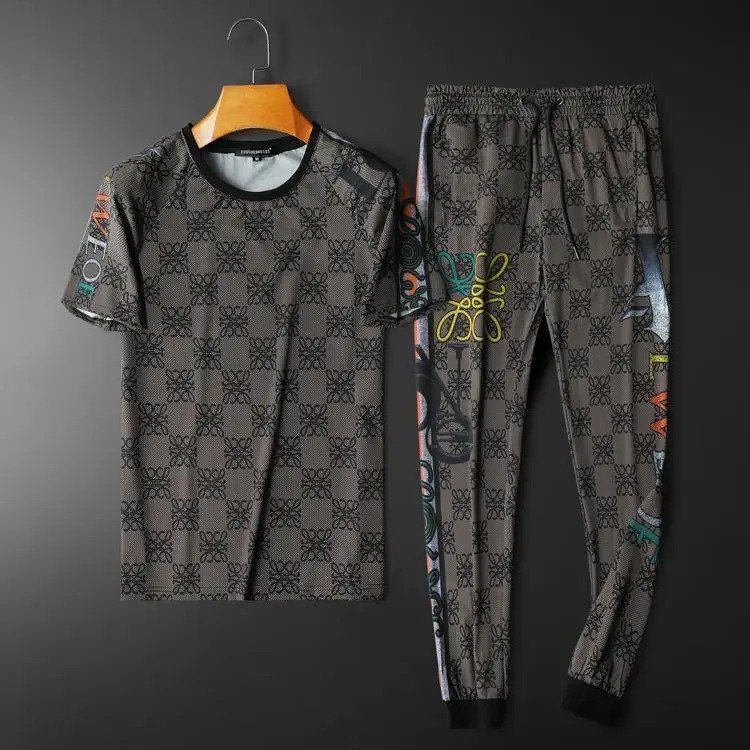 

Men's leisure sports suit European station 2021 summer new men's fashion letter printing youth two piece set [end of March 23]