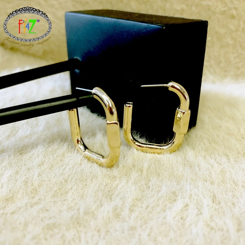 

F.J4Z Earrings 2021 Fashion Punk Gold Alloy U Shape Cuff Hoop Earrings Lady Metal Jewelry Wholesale Dropship