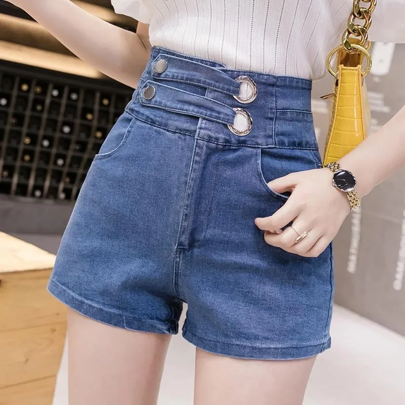Фото Новые женские джинсовые шорты с завышенной талией на лето 2021 универсальные