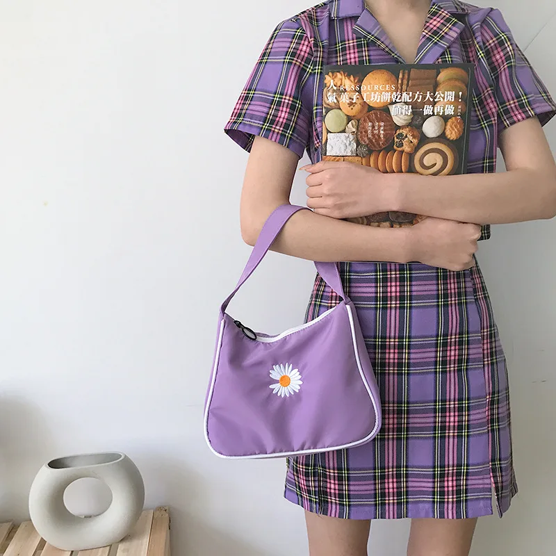 

Summer Women Daisy Embroidery Shoulder Bag Casual Half Moon Zipper Handbag Waterproof Cloth Purse Fashion Underarm Bag