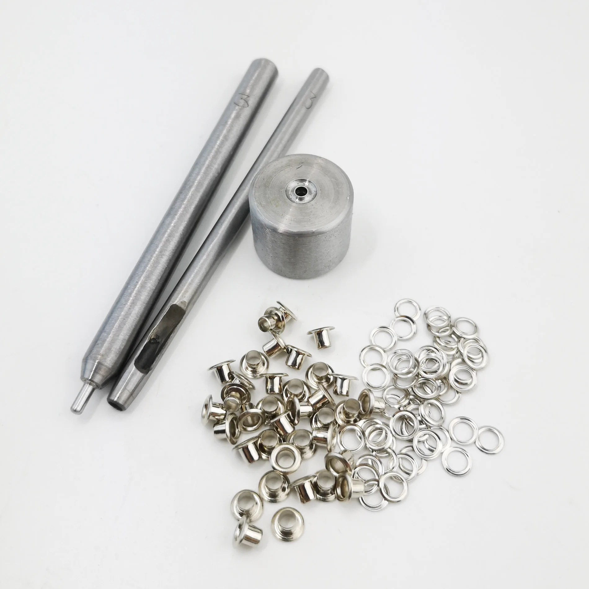 Монтажная пряжка с петелькой латунная 30 шт | Дом и сад