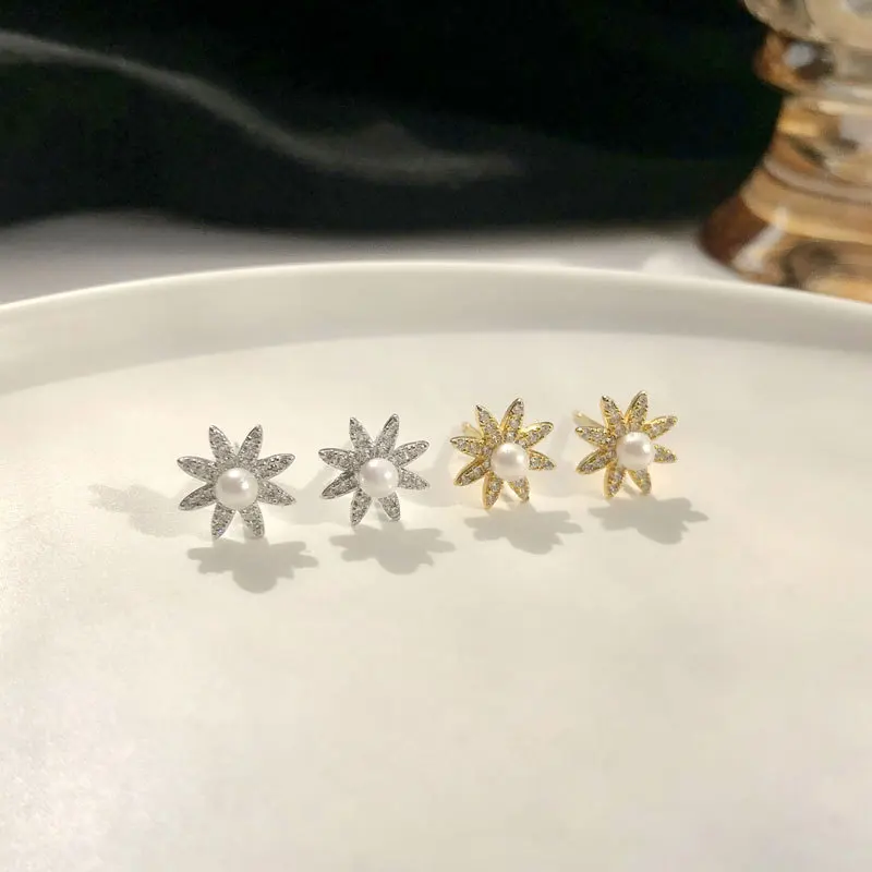 

S925 silver small daisy chrysanthemum pearl earrings full of diamonds diamond earrings cute mini earrings