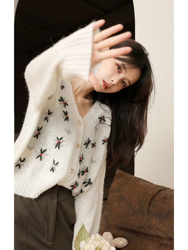 MISHOW 2020 Autumn Cardigan For Women Floral Embroidery Single Breasted Sweater Long Sleeve Knitwear Female Tops MX20C5815 |