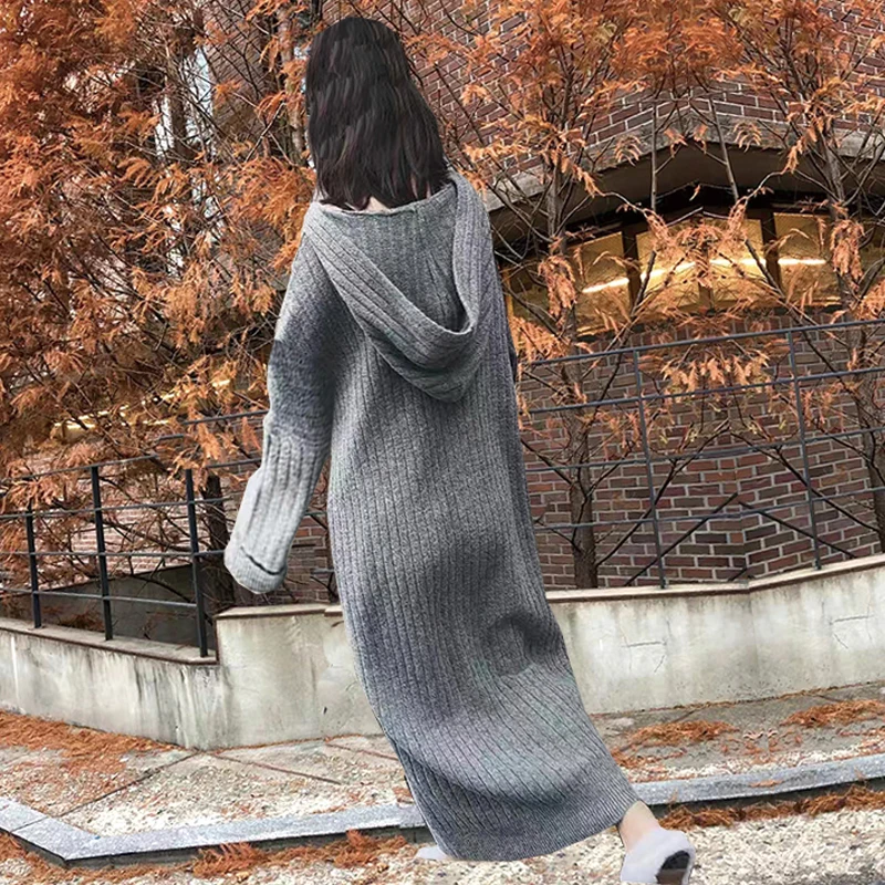 Женское трикотажное платье-свитер с капюшоном и длинными рукавами | Женская