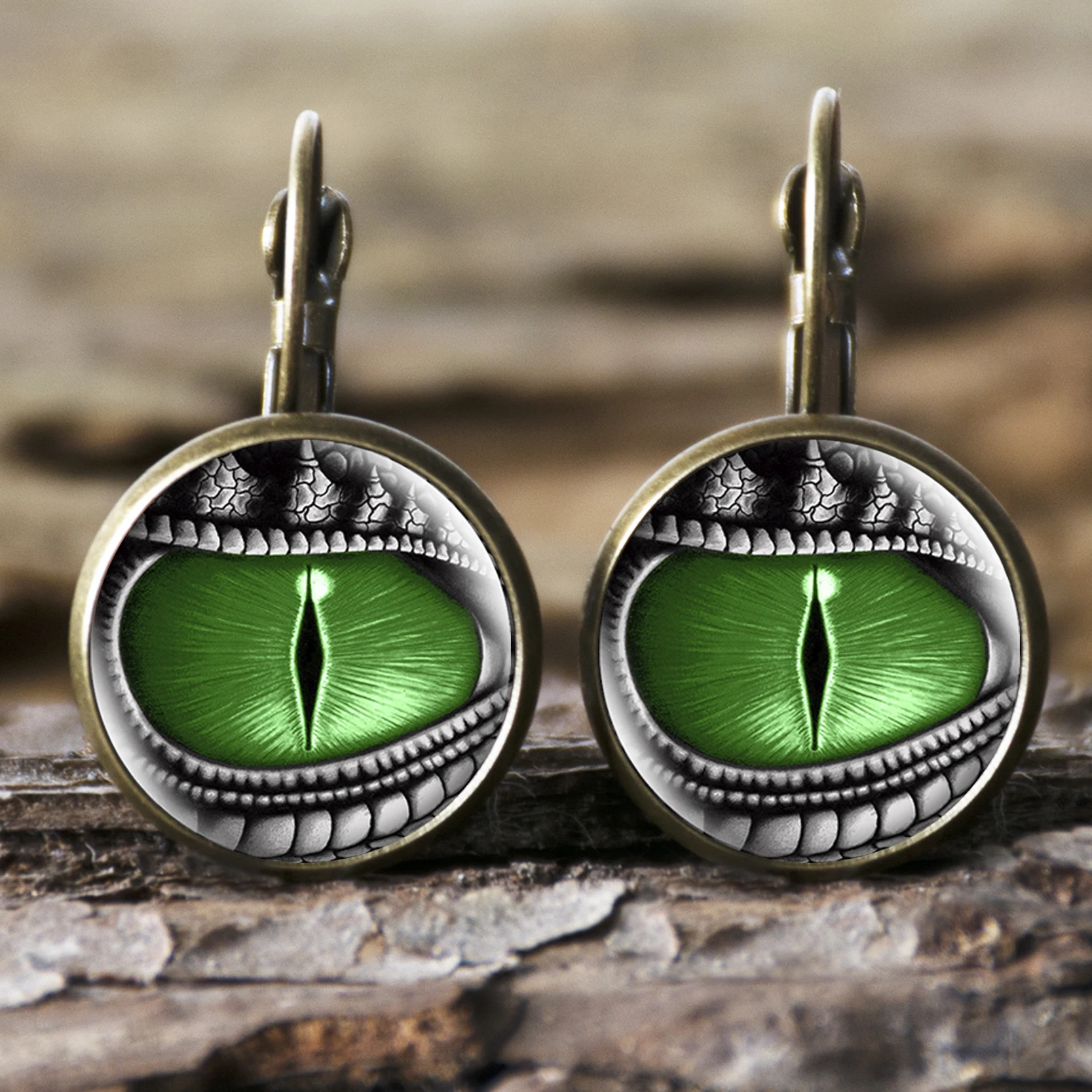 NEW Unique Ladies Dragon Eyes Round Earrings Glass Cabochon Hook Antique Bronze Jewelry Dia 16mmx16mm | Украшения и аксессуары