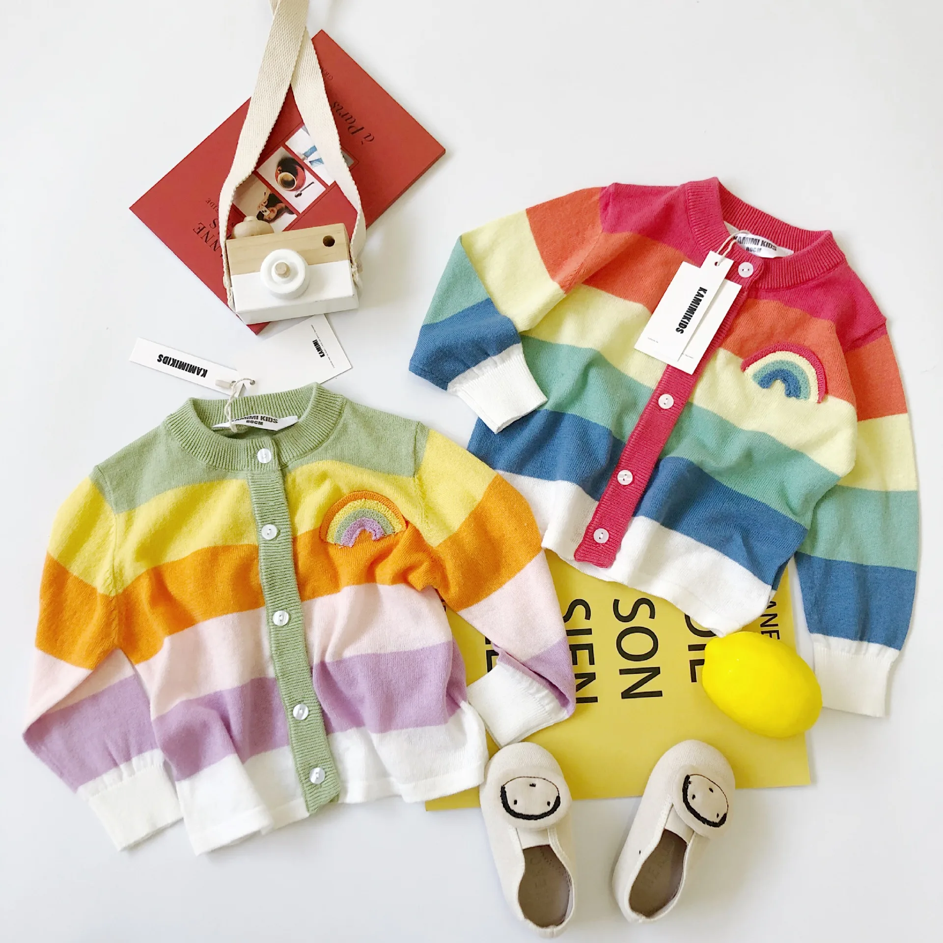 Детский весенне летний вязаный кардиган Tonytaobaby в радужную полоску с тонкими