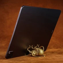 Octopus Holder Golden Animal Shape Cell Phone Holder Desk Phone Stand Artwork for Home Office EM88