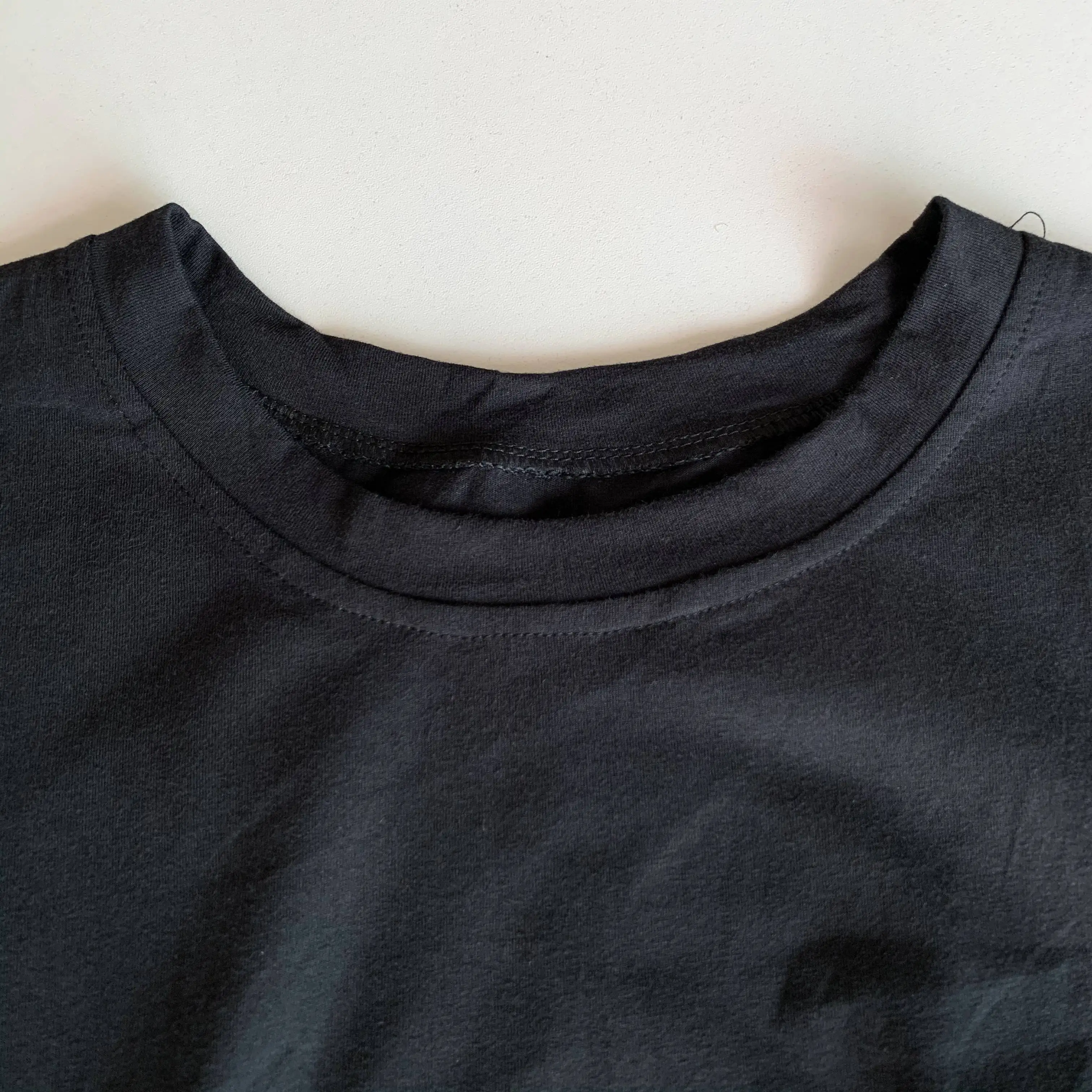 Футболка женская Длинная с Боковым Разрезом Классическая приталенная рубашка