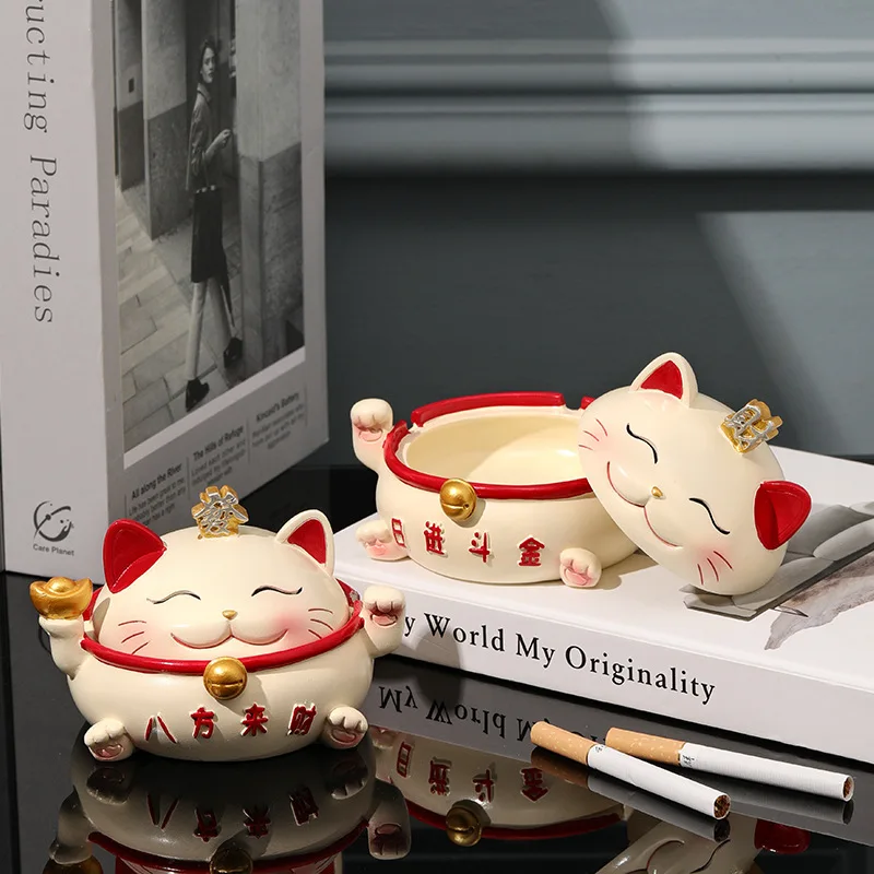 

Lucky Cat Ashtray Personality Trend Home Living Room Office Anti-fly Ash with Lid Cute Girl Heart