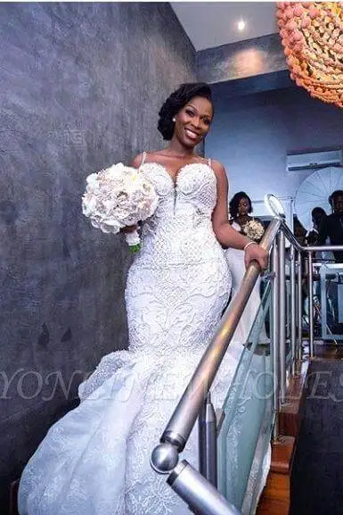 African Plus Size Mermaid Wedding Dress Sexy V-Neck Beading Wedding Gowns Appliqued Satin Bridal Dress