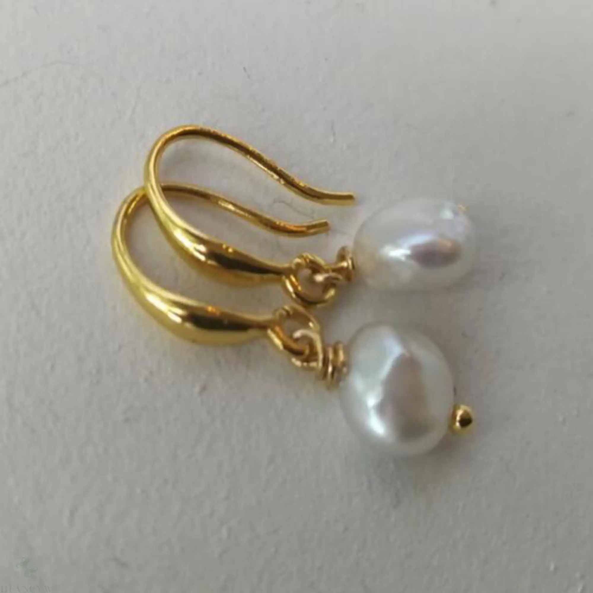 

Beautiful Fashion white Baroque Pearl Gold 18k Earrings gift Ear stud New Year Lucky Accessories Party Wedding Gift