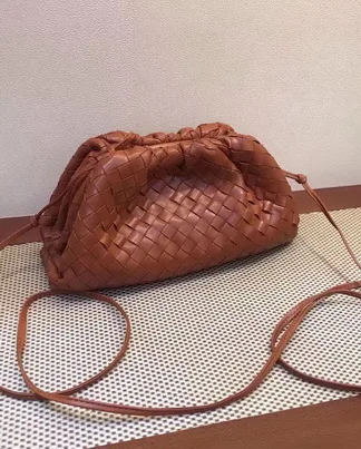 Brown medium Новая высококачественная сумка на плечо из телячьей кожи Женская тканая Пельменная сумка женская индивидуальная Большая вместительная трикотажная сумка - Цвет: Brown medium