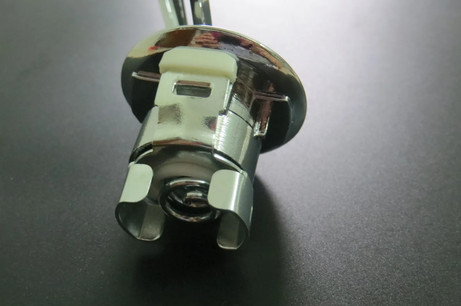 

1pcs 3D chrome Zinc alloy cover with standard hood, modified front logo for W204 W210 W220 W212 A2108800186