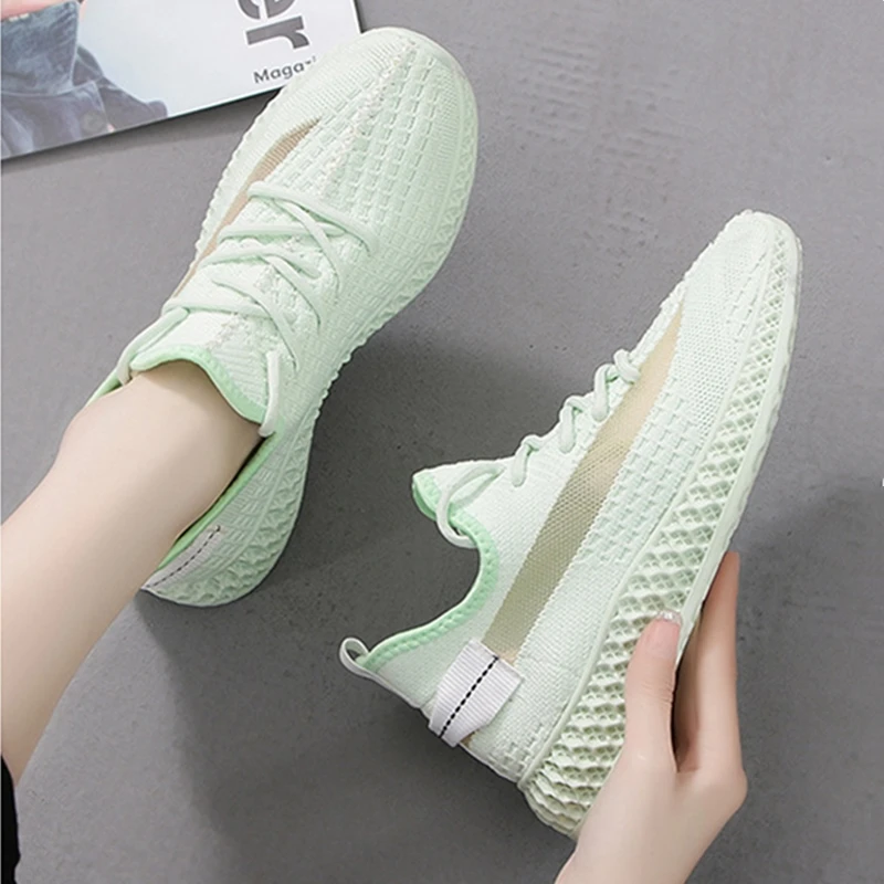 Женские кроссовки тренд дышащая трикотажная сетчатая женская обувь сезон осень
