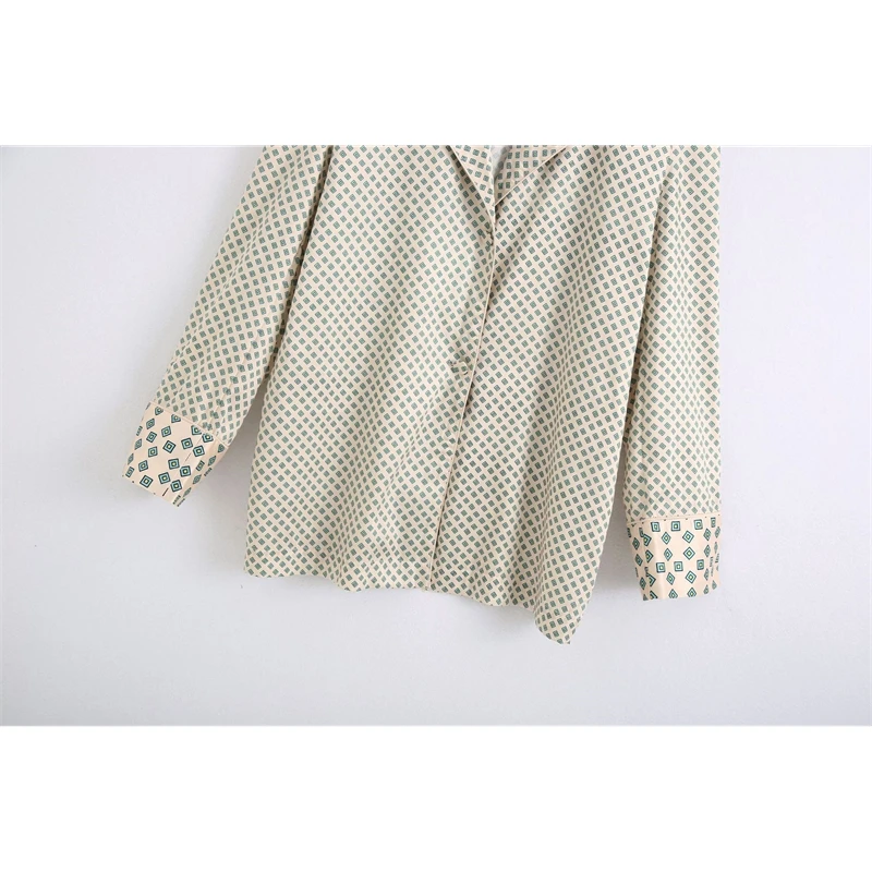 

YOSIBCD Women 2021 Fashion With Covered Button Printed Loose Blouses Vintage V Long Sleeve Female Shirts Blusas Chic Tops