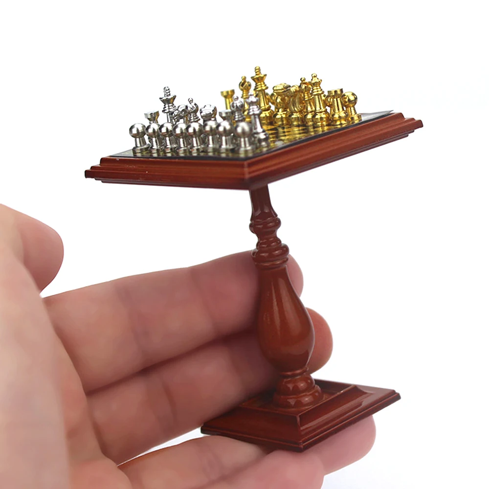 

Miniature Magnetic Chess Set Table Chess Board Game Dolls House Accessories Dollhouse Toys with Golden Silver Pieces 61 * 48mm