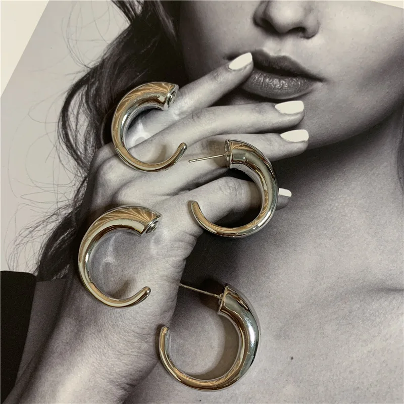 Женские массивные серьги-гвоздики в стиле панк золотистые/Серебристые серьги с