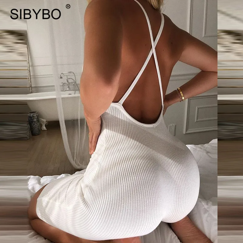 Женский Короткий комбинезон на бретельках SIBYBO летний трикотажный с открытой
