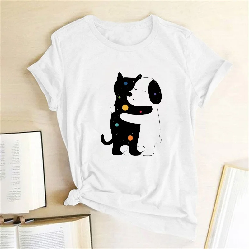 

Harajuku T Shirt Women Funny White T-shirt Kawaii Fashion Tops Female Streetwear Clothes Dog Hugging Cat Print T-shirts Women