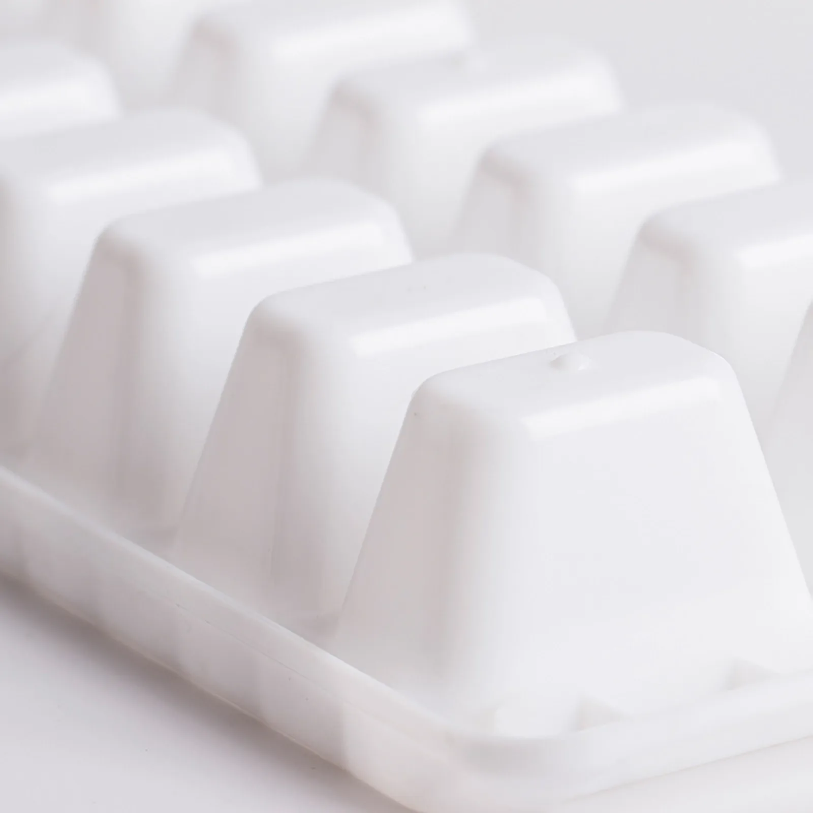 

4pc Ice Compartment Plastic Ice Compartment Mold Summer Freezing Ice Box Transparent Chocolate Baking Mold Homemade Ice Box