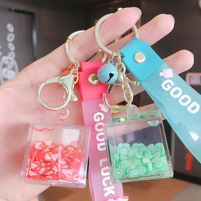 Брелок для ключей сделай сам с фруктами клубникой виноградом жидкостью зыбучим