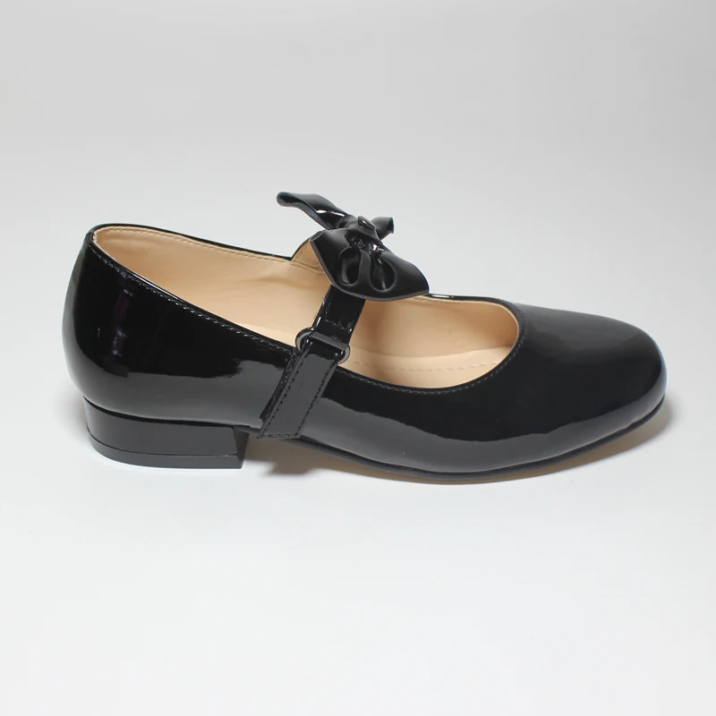 Туфли-лодочки детские на низком квадратном каблуке с бантиком |