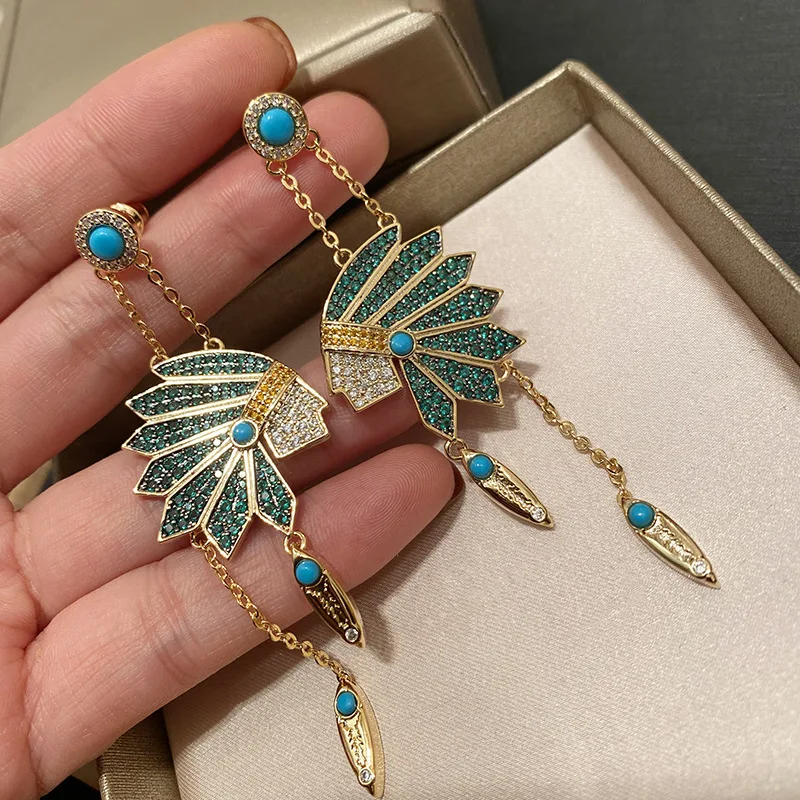 

Green retro earrings female niche earrings