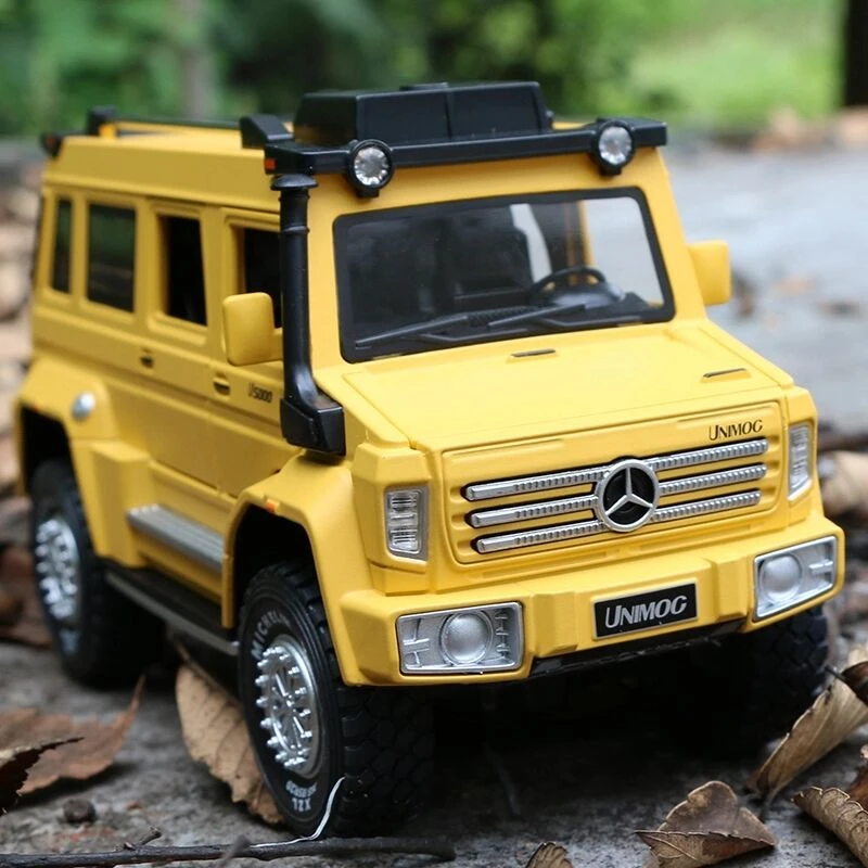 Модель внедорожника Mercedes-Benz Unimog U5000 в масштабе 1:28 модель машины из литья под