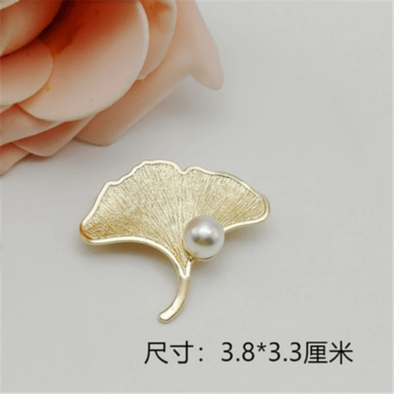 

DoreenBeads Fashion Pin Brooches For Women Jewelry Geometric Gold White Imitation Pearl Concise Accessories Charms Gift 1 PC