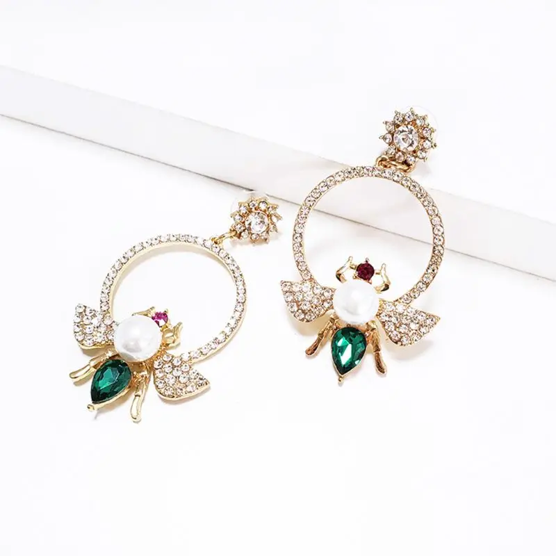 

1Pair European Stereoscopic Trend Cute Bee Hoop Earrings With Pendant Lovely Fa