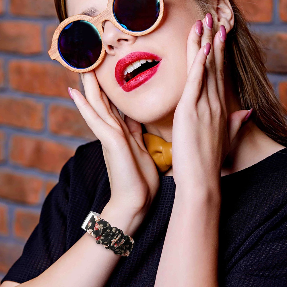 

Fabric Scrunchie Strap for Fitbit Charge 4 Women Fashion Elastic Strap Replacement Bracelet Accessories Band for Charge 3