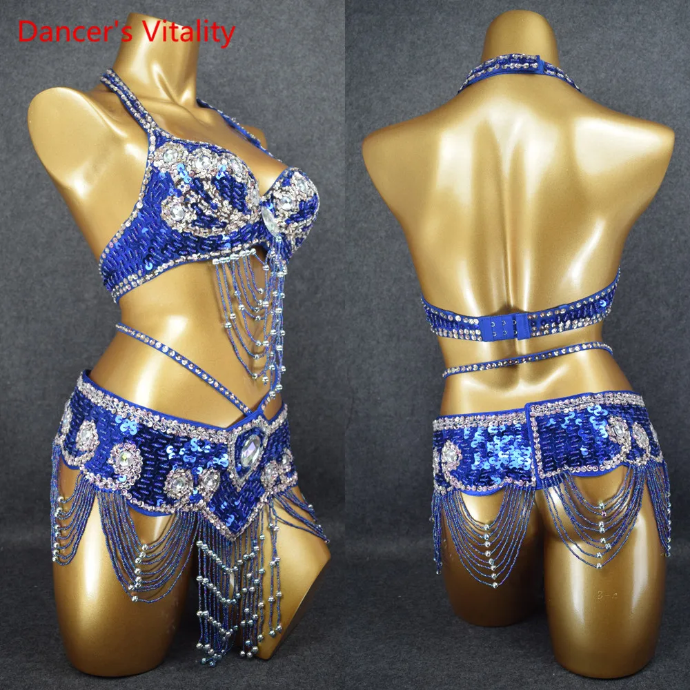 Роскошный детский костюм для танца живота украшенный бусинами и кристаллами