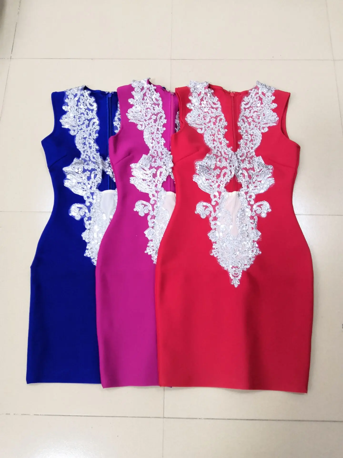 Высококачественное белое черное Бандажное платье из вискозы с глубоким V