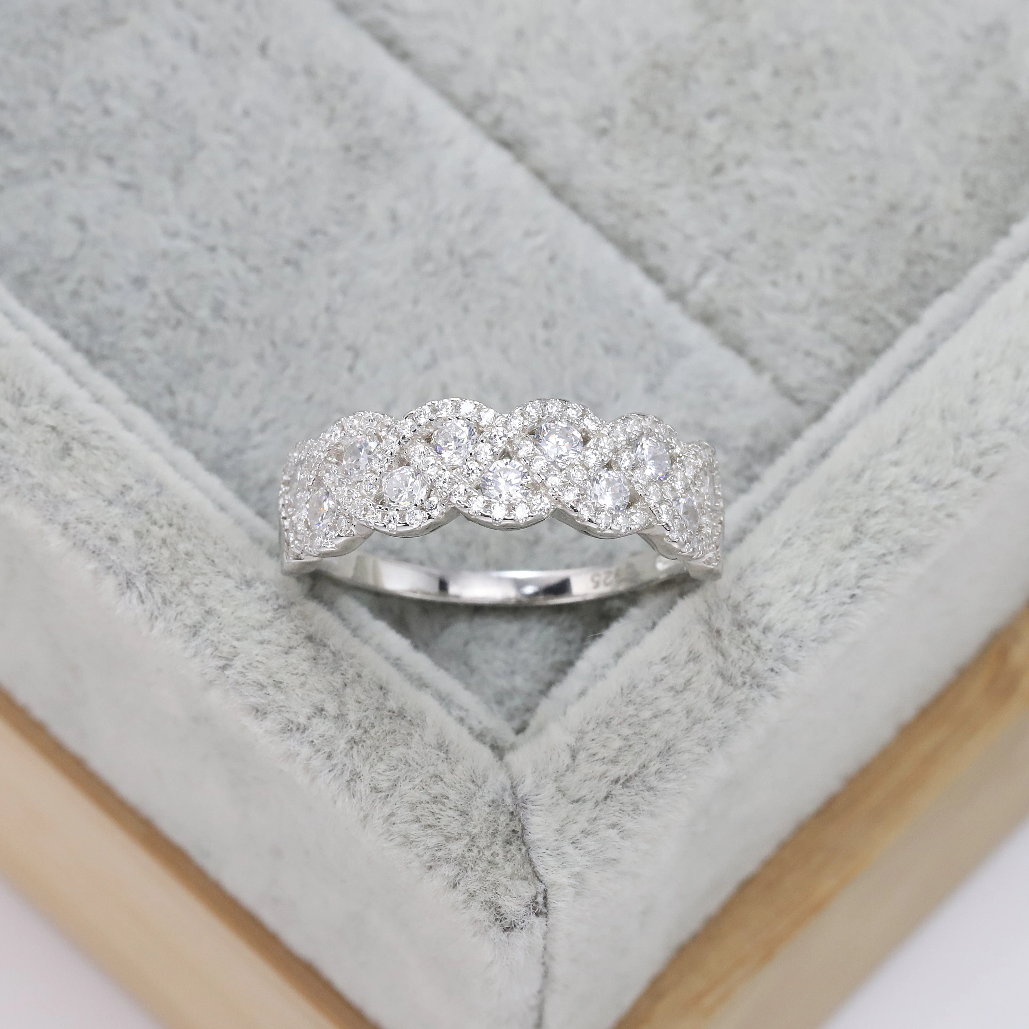 

Роскошное кольцо из стерлингового серебра S925 пробы с инкрустированным цирконием маленькое кольцо в европейском и американском стиле прост...