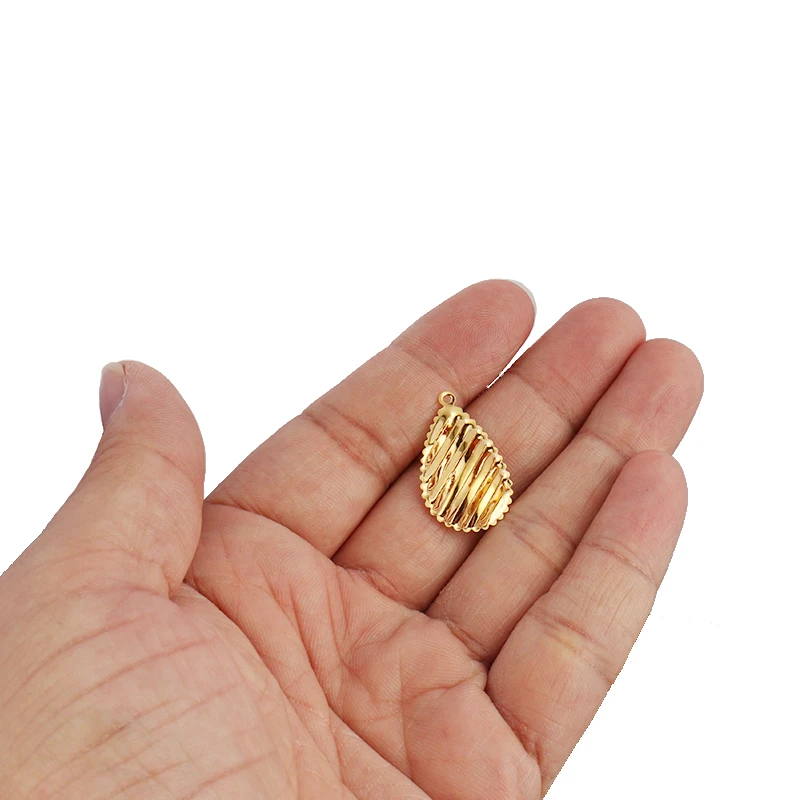 

10pcs/Lot Charms Stainless Steel Jewelry Heart Geometric Hollow Pineapple diy pendants For diy jewelry Handmade Creative pendant