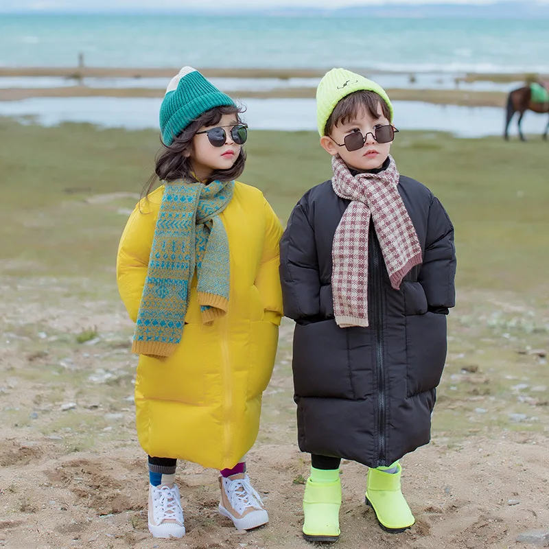 Зима 2019 г. модные детские однотонные Стеганые Длинные пальто на молнии с высоким