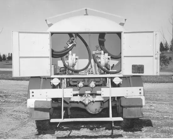 

Mirrir #35163 1/35 CMP CHEVY C60L CAB13