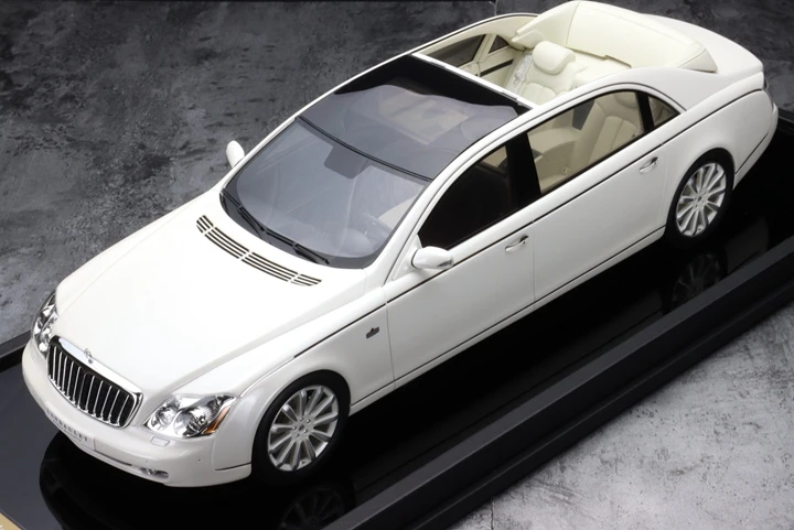 

MotorHelix 1:18 Maybachs 62S Landaulet Limited Collector Edition Resin Metal Diecast Model Toy Gift