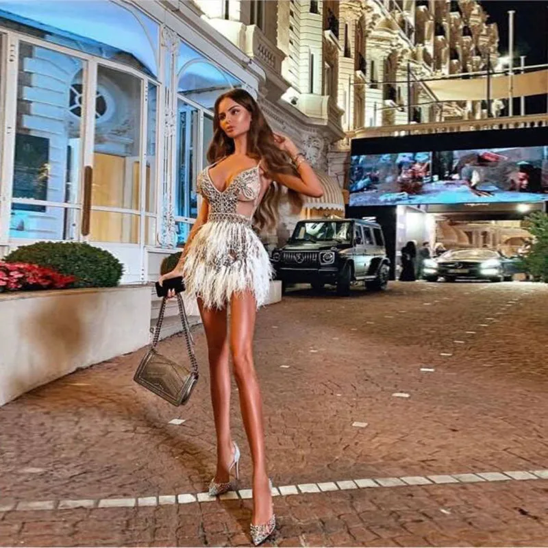 

Chic Party Dresses With Feathers vestido de curto Crystals Beads Prom Gowns Spaghetti Above Knee Custom Made