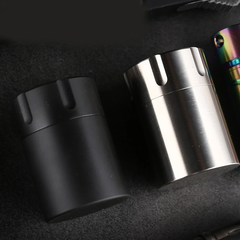 Маленькие черные водонепроницаемые бутылки для чая из титанового сплава