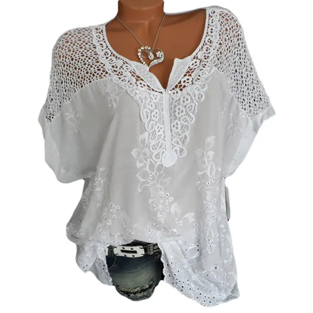 

Блузка женская летняя, с V-образным вырезом и вышивкой, размера плюс