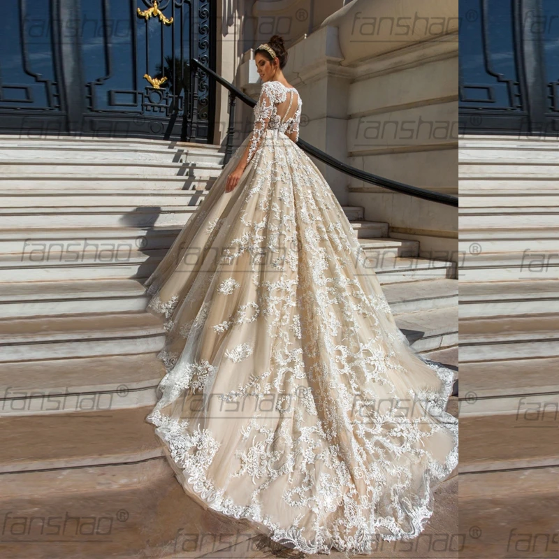 Роскошные свадебные платья на пуговицах с глубоким V-образным вырезом и длинными