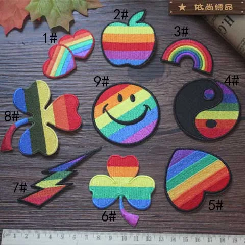 Рок-н-ролл Ослепительная любовь улыбающееся лицо молния Сплетница радуга может