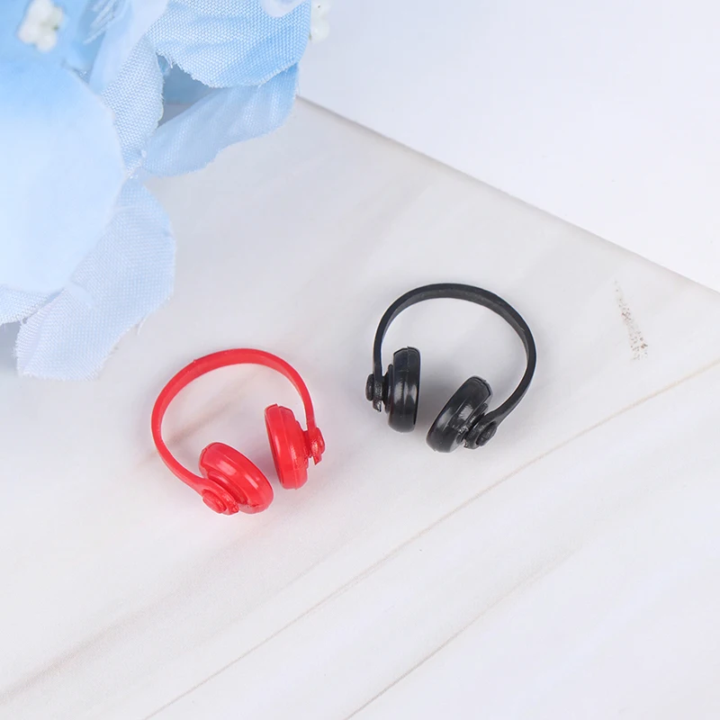 

2Pcs 1/12 Dollhouse Miniatures Plastic Wireless Earphone Headphone Christmas Gift Doll House Decor Classic Toys for Child Kids
