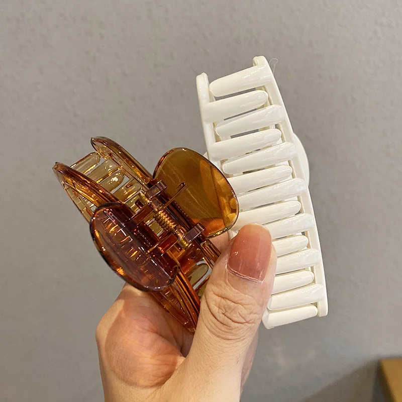 Заколка для волос женская элегантная прозрачная с геометрическим узором |