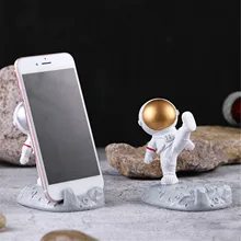 2021 Astronaut Universal Phone Holder for IPhone 11 12 Pro Max Desktop Stand Pen Holder Miniatures Home Decor Phone Accessories