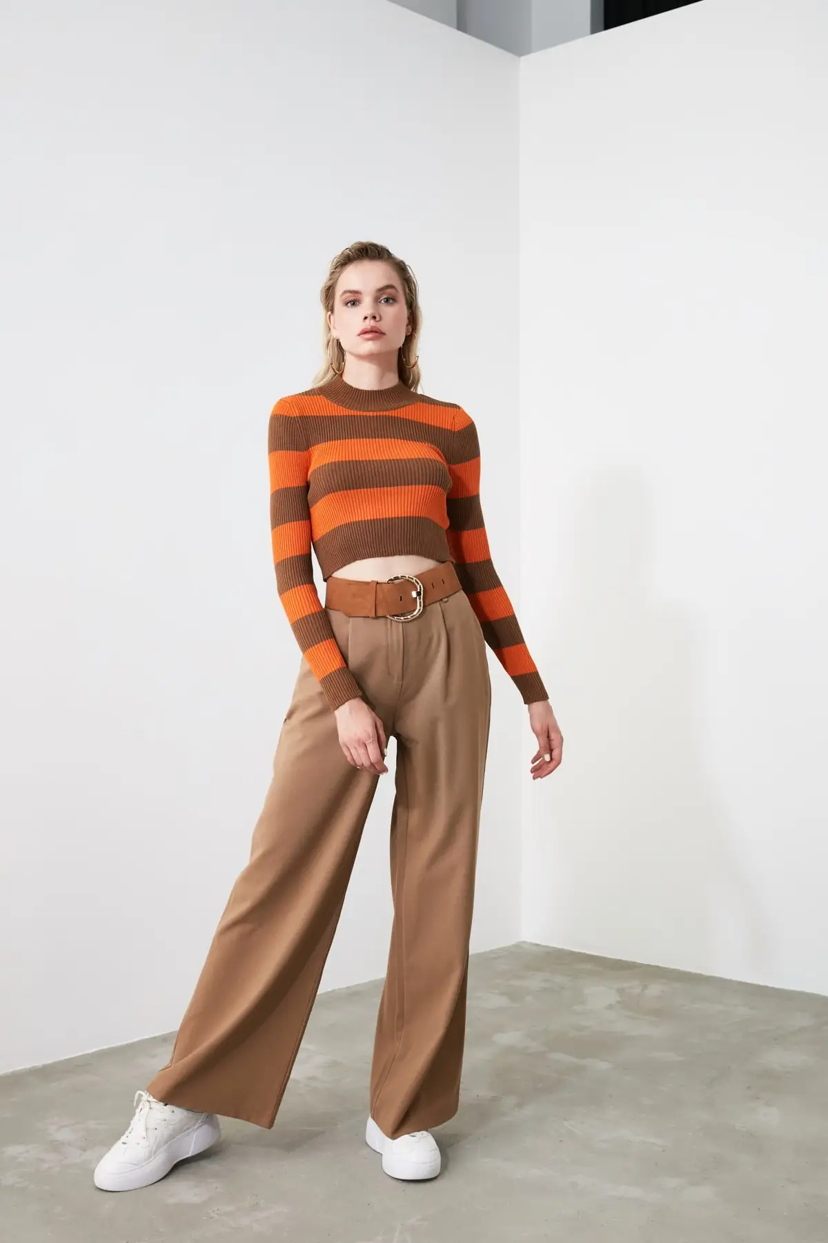 

Trendyol Basic Pants TWOAW21PL0076