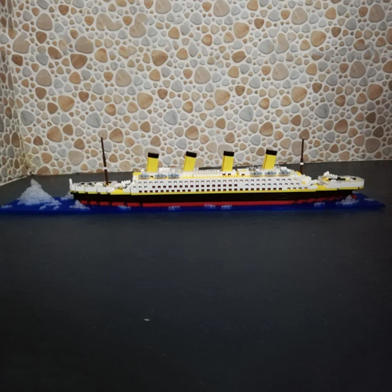 

1860pcs Blocks Titanic Ship Mini Cruise Model Boat DIY Assemble Building Block Diamond Classical Brick Kids Toys For Children